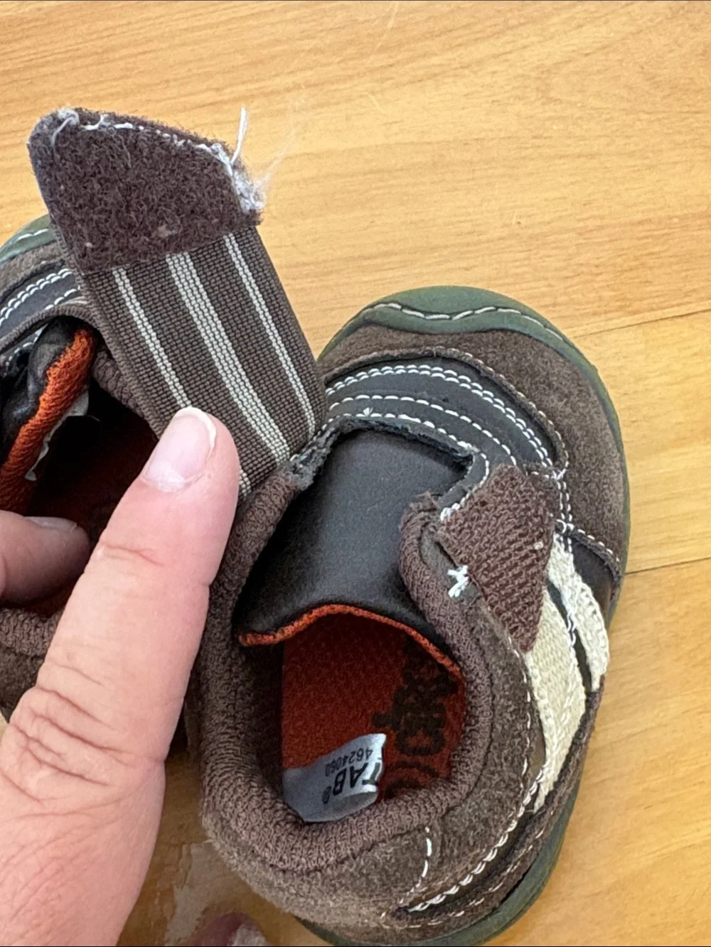 Circo Baby Boy Brown Suede Walker Shoes Rubber Sole Sz 3 Baby Hook Loop Sneaker